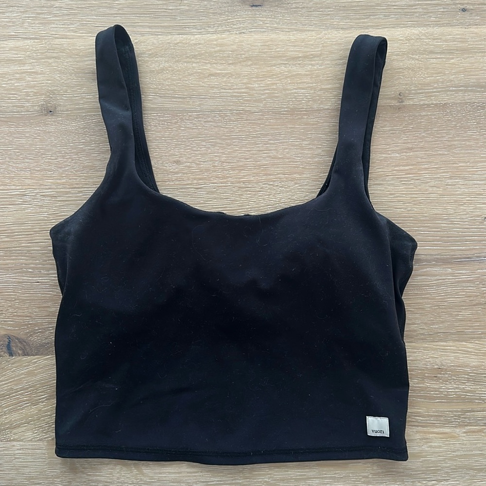 Vuori Daily Crop Tank - Single in Black